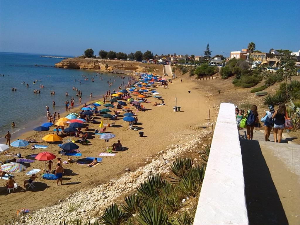 Casa Vacanze Robinson Villa Avola Kültér fotó